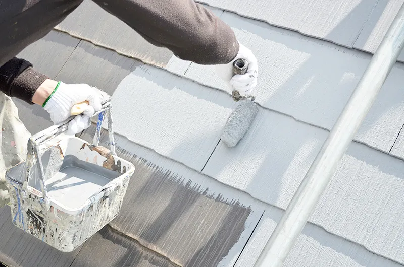 住まいを自然環境から守る屋根塗装