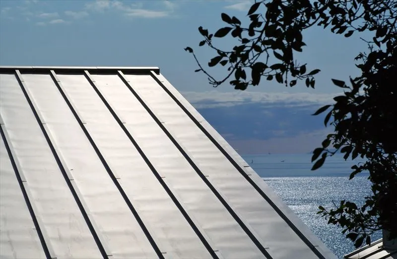 ガルバリウム鋼板の屋根のリフォーム価格相場はどれくらい？