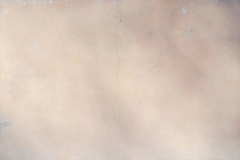 外壁に色あせが生じる原因とは?