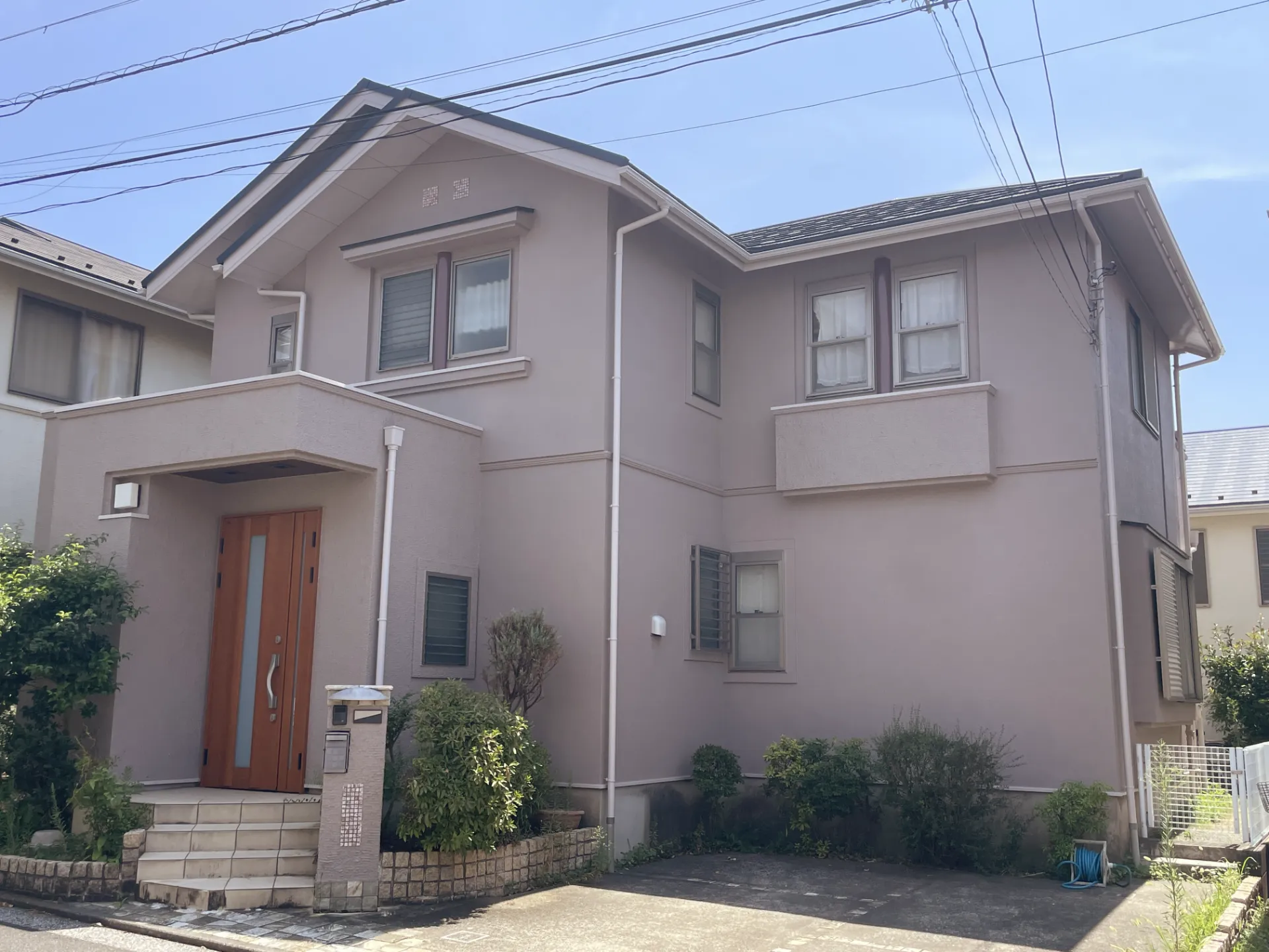 アステックペイント『グレージュ』のやさしい色合いで遮熱も叶う、快適な住まいへ。R7.8横須賀市S様邸 | 施工事例 |  横須賀で外壁塗装・屋根塗装を依頼するなら【株式会社市川工務店】