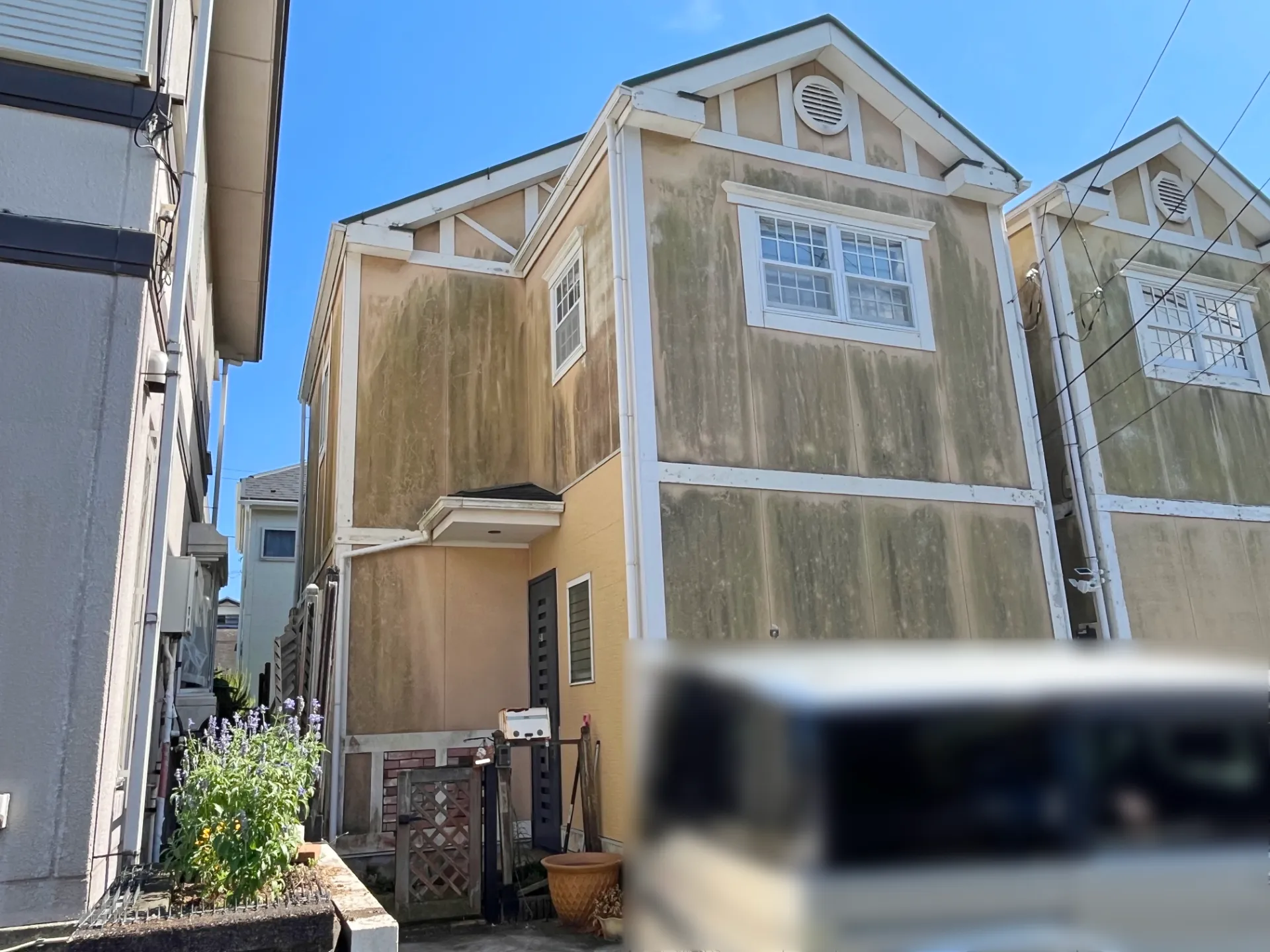 横須賀市｜外壁ガルバサイディング上貼り工事前