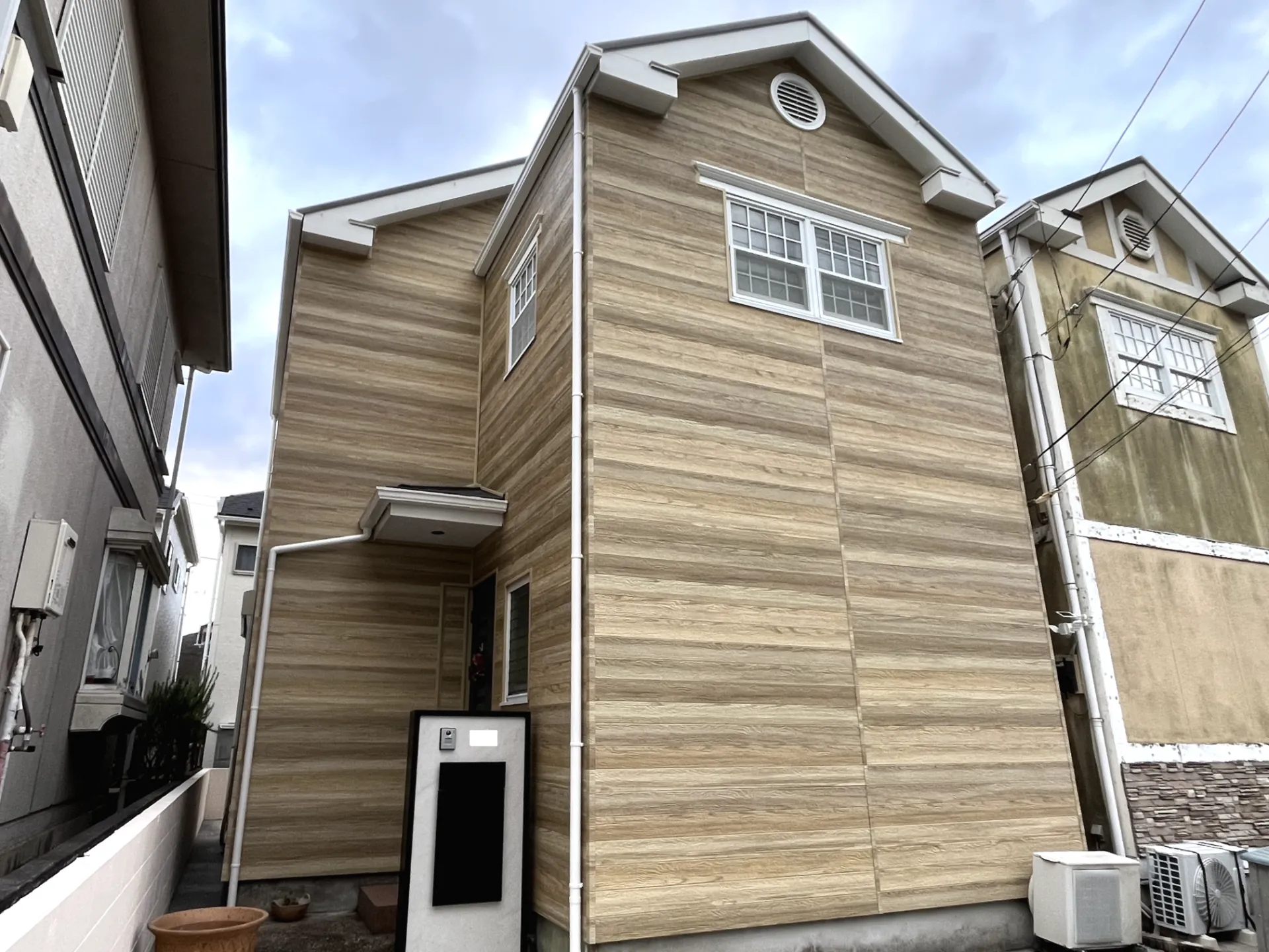 横須賀市｜外壁ガルバサイディング上貼り工事後