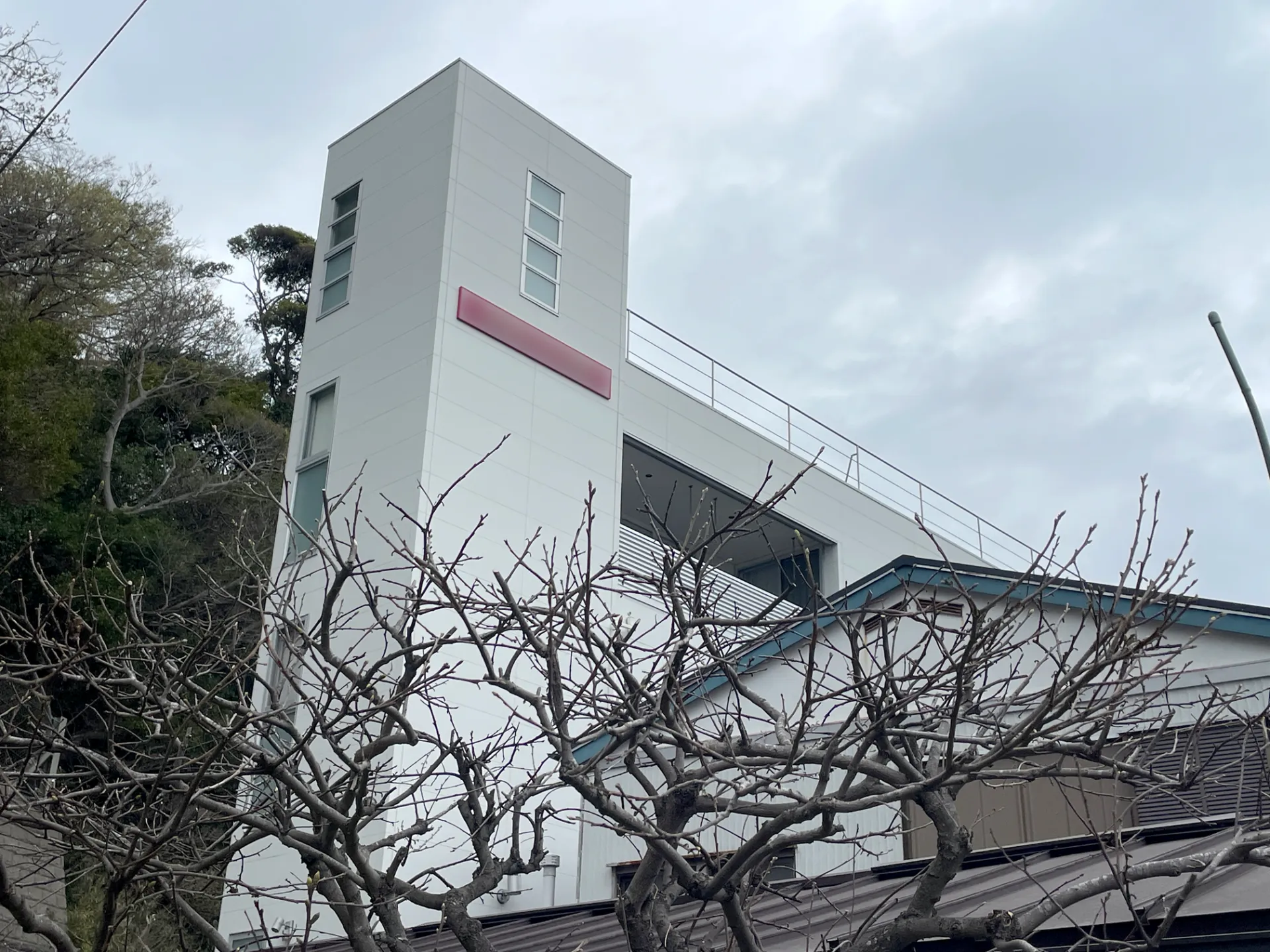葉山町H社所有店舗｜外壁塗装施工前