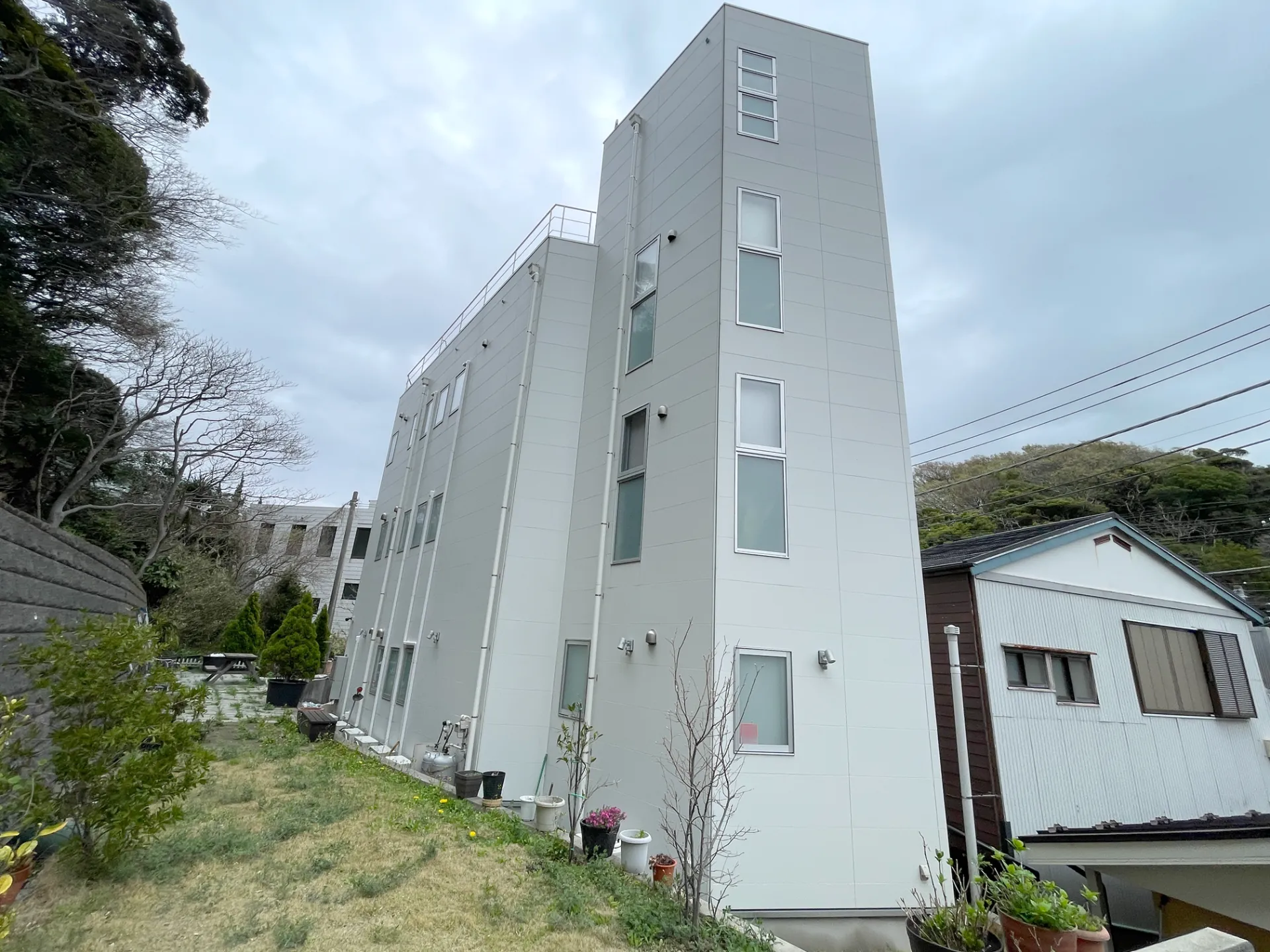 葉山町H社所有店舗｜外壁塗装施工前
