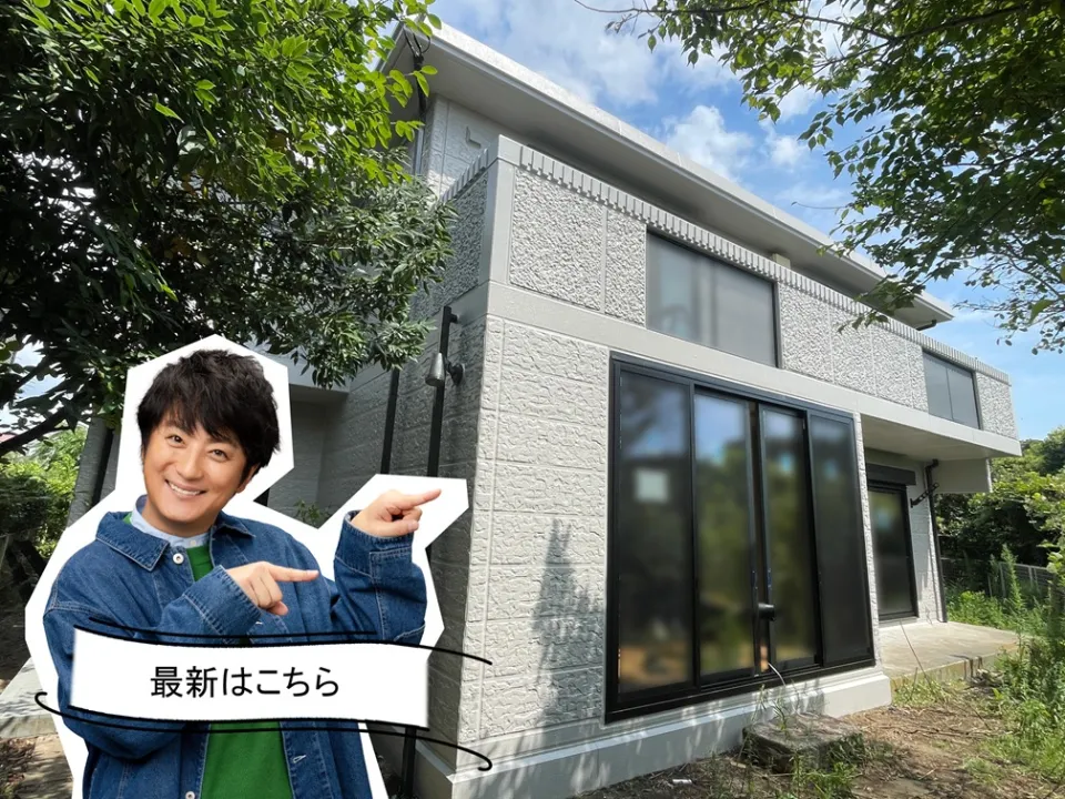 アステックペイント「バーチグレー」を採用。ニュアンスカラーでつくる、上品な佇まい。R8.9 逗子市 I様邸